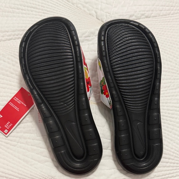 Nike Black and Red Floral Slides - Picture 3 of 3
